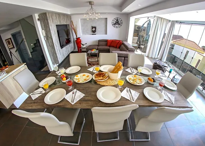 Nela ヴィラ Chayofa